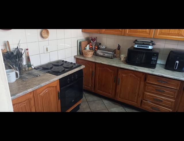 3 BEDROOM HOUSE FOR SALE IN OVERKRUIN